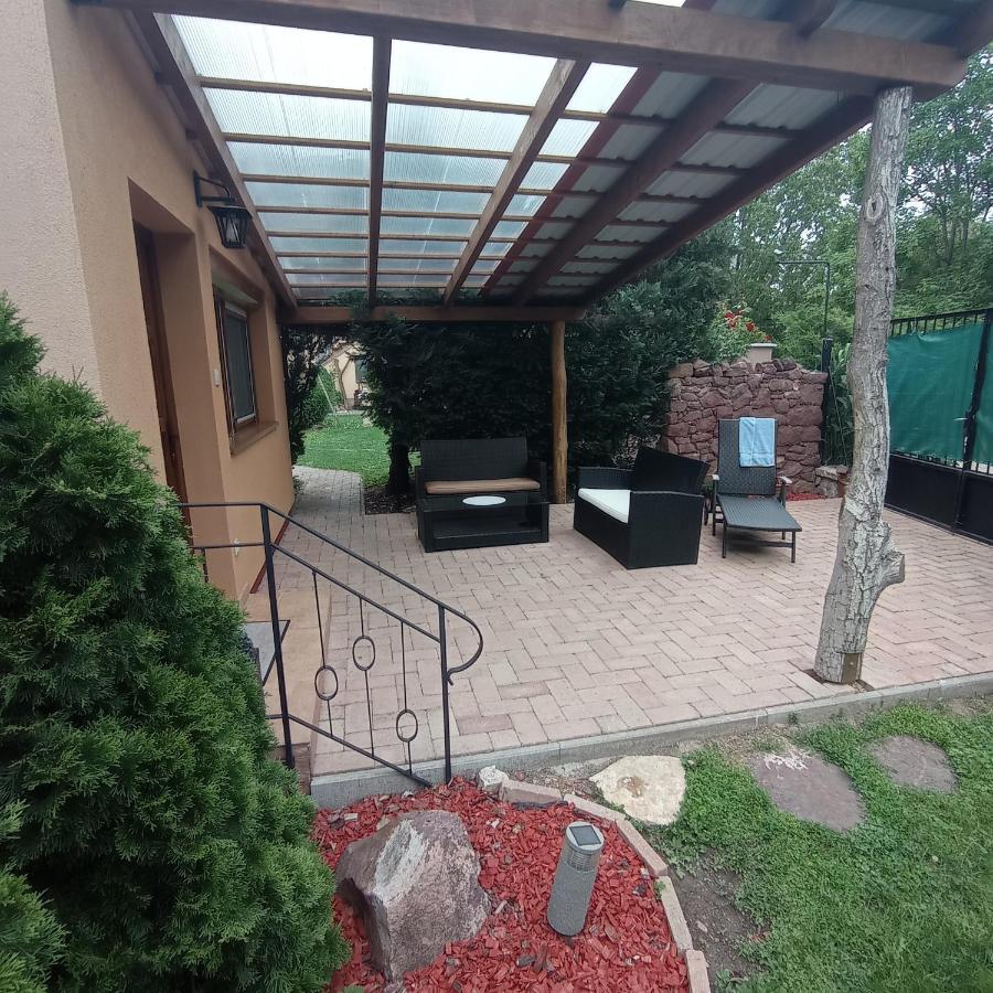 Alsóörs Rozsa Apartman מראה חיצוני תמונה