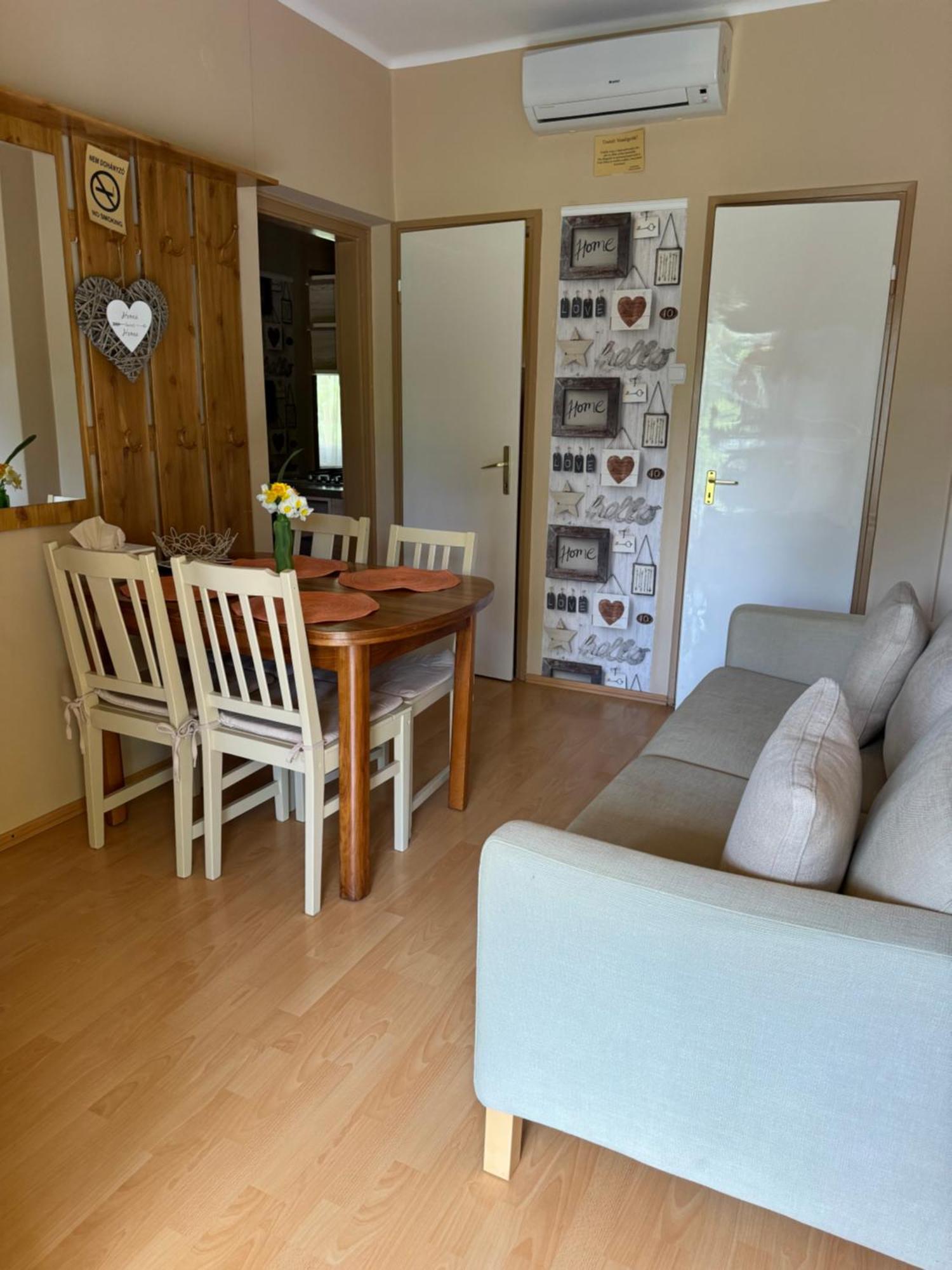 Alsóörs Rozsa Apartman מראה חיצוני תמונה