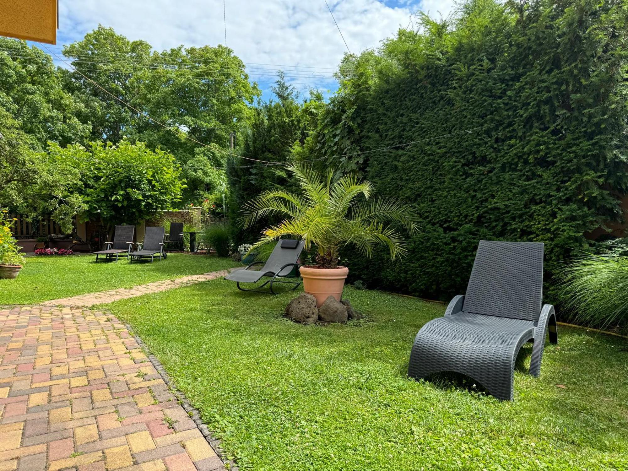 Alsóörs Rozsa Apartman מראה חיצוני תמונה